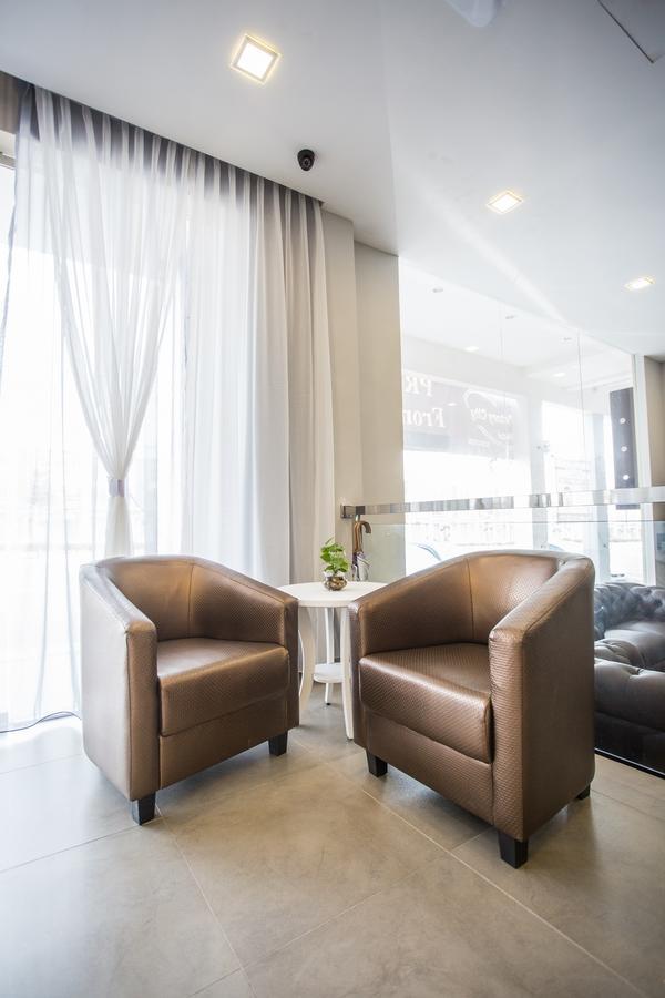 Hotel Zamburger Victory City Johor Bahru Kültér fotó