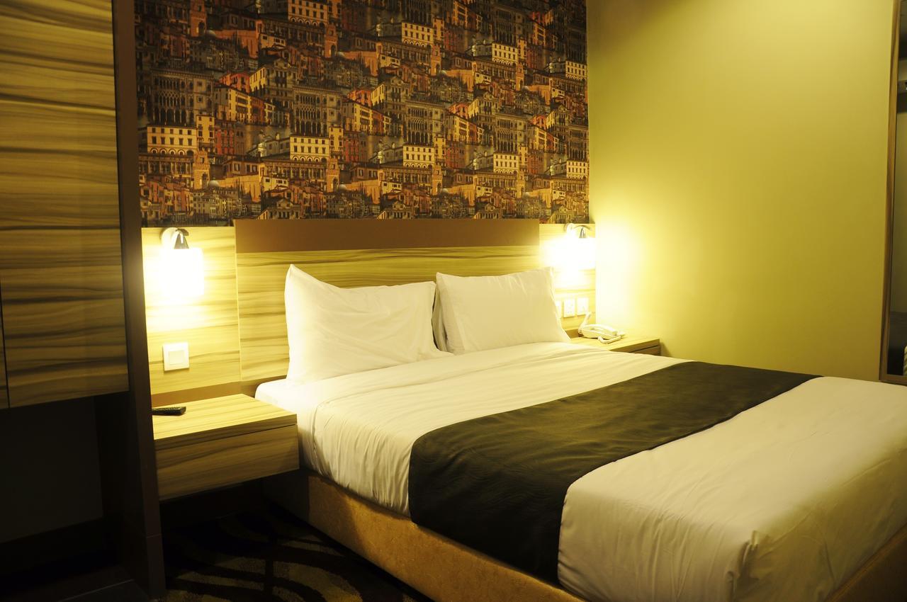 Hotel Zamburger Victory City Johor Bahru Szoba fotó
